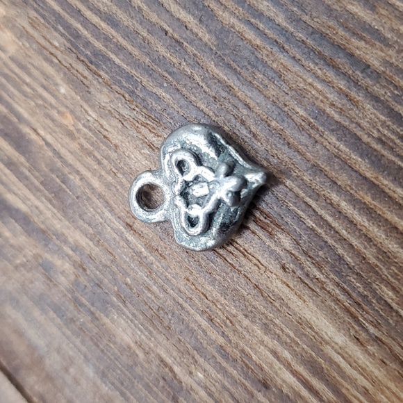 Archaic heart knot pendant - Picture 2 of 2